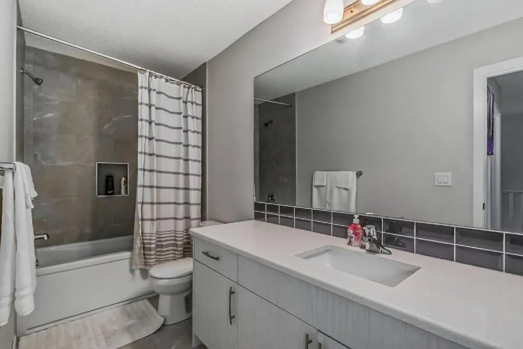 Guest house Wezi Taylors Oasis Rooms Calgary